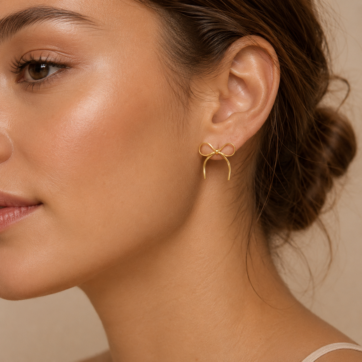 boucle-oreille-noeud-femme-portee