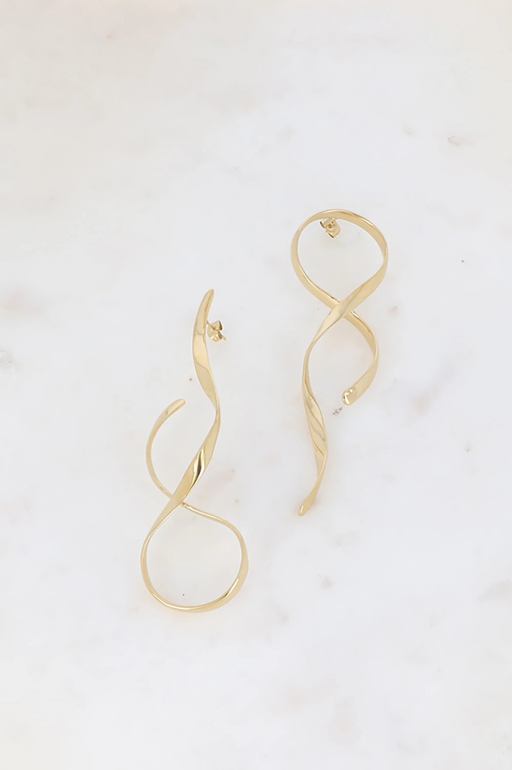 boucles-puces-lignes-ondulees_or