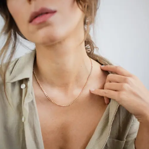 Bijoux Fantaisie Minimalistes : L&rsquo;Élégance Discrétion
