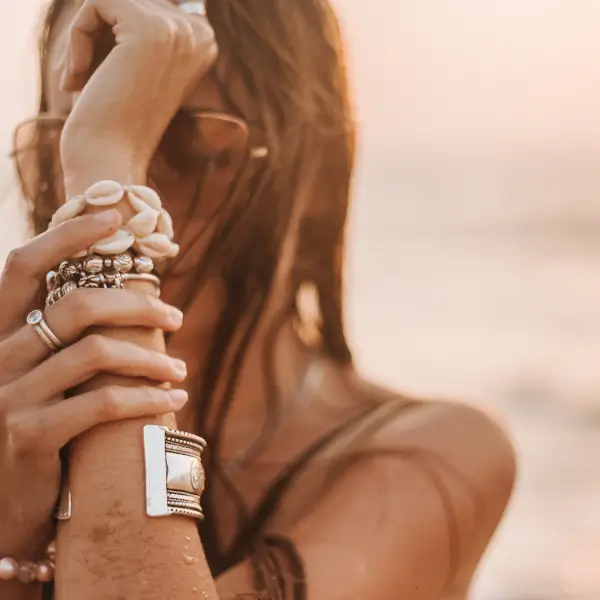 Arm Party: l&rsquo;art de l&rsquo;accumulation de bracelets